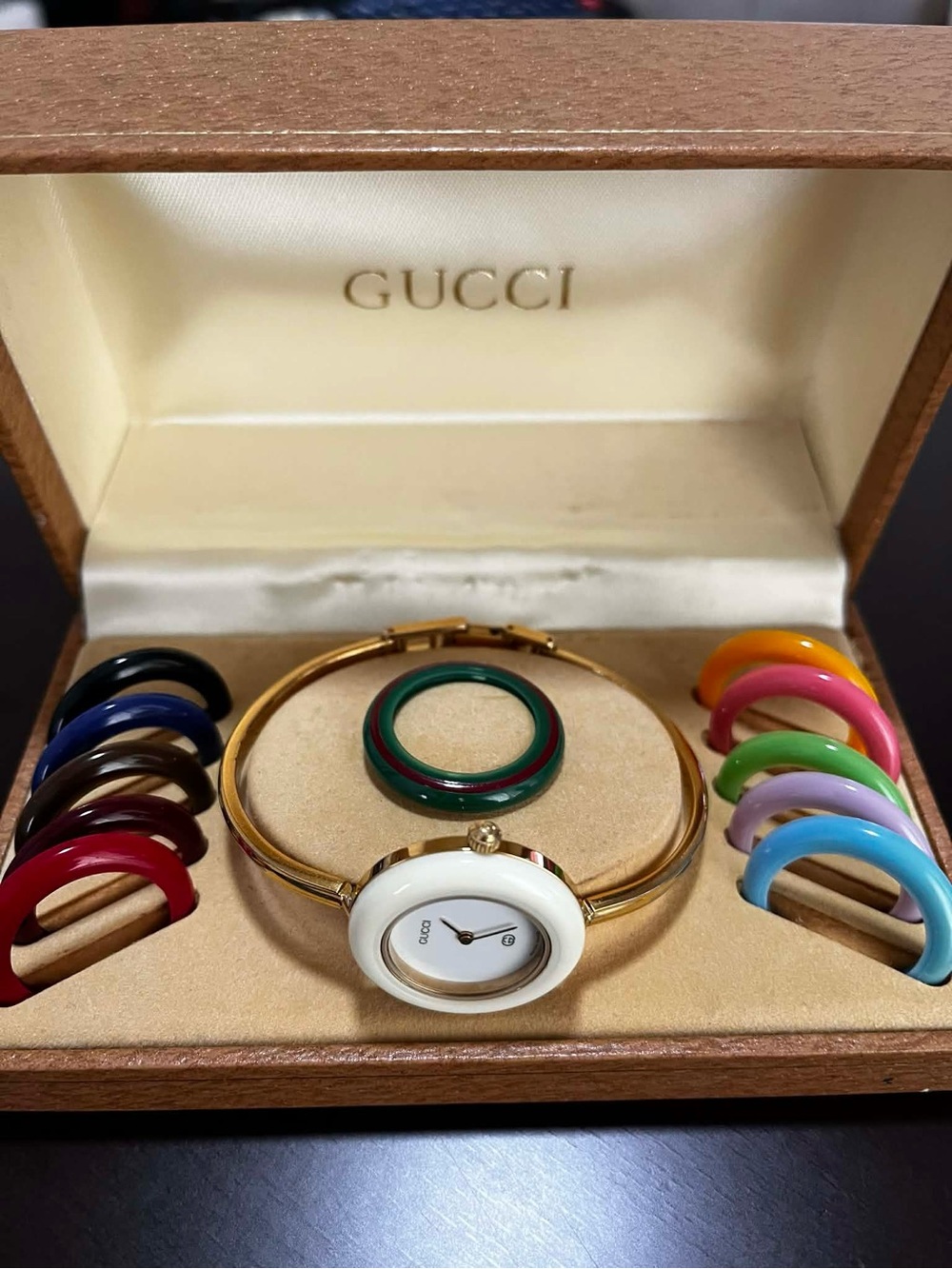 Gucci Women's Gold-tone Interchangeable Bezel Watch with White Dial